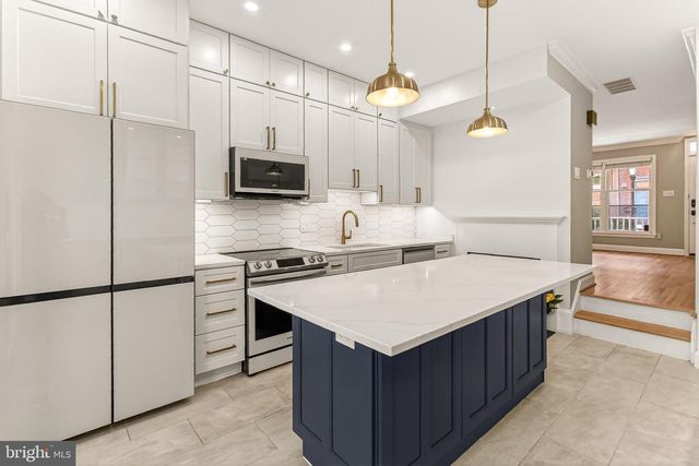 564 N WEST ST, Alexandria, VA 22314