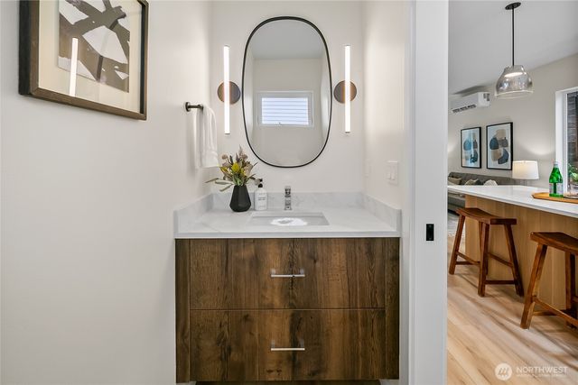 1746 B NW 62nd Street, Seattle, WA 98107