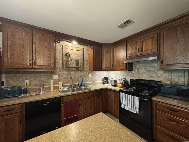 16 Western Hills, Greenbrier, AR 72058