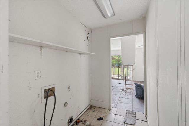 2326 12th Avenue N, Texas City, TX 77590