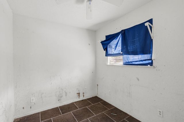 2326 12th Avenue N, Texas City, TX 77590