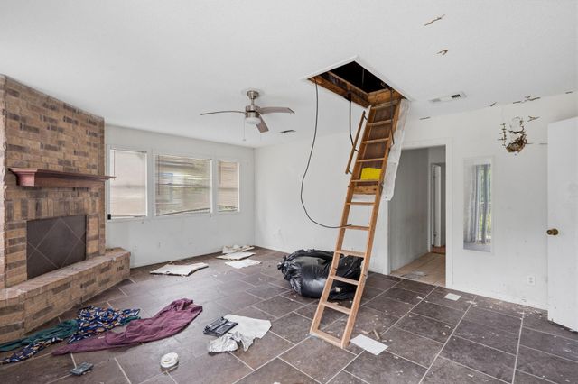 2326 12th Avenue N, Texas City, TX 77590