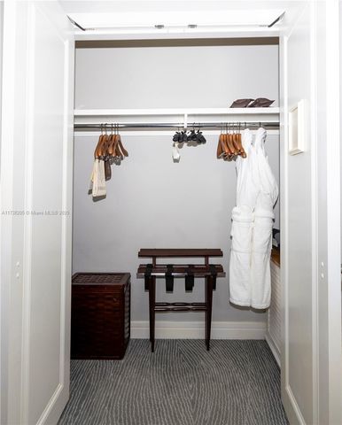 1435 Brickell Ave 3010, Miami, FL 33131