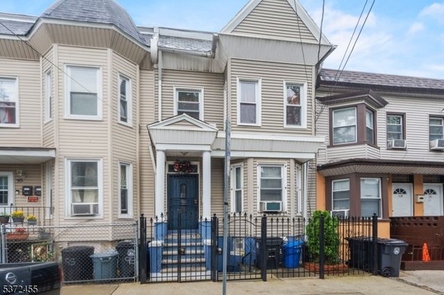 93 Garside St, Newark City, NJ 07104