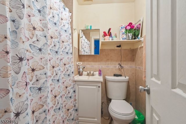 93 Garside St, Newark City, NJ 07104