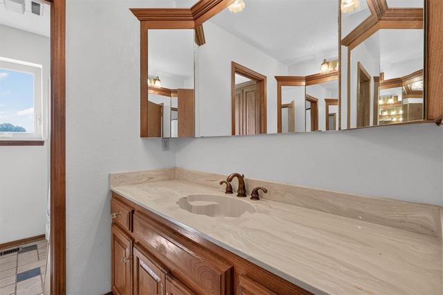 10616 SE 49th Street, Oklahoma City, OK 73150