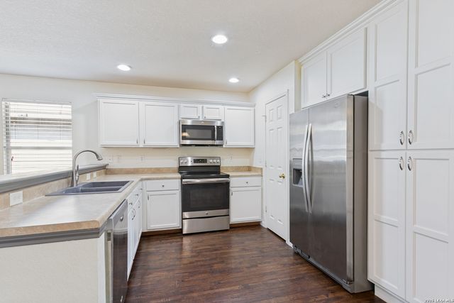 2614 Middleground, San Antonio, TX 78245