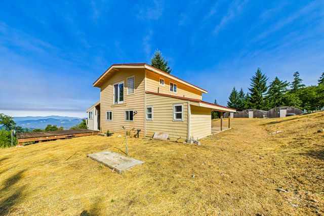 26092 Dyerville Loop Road, Garberville, CA 95542