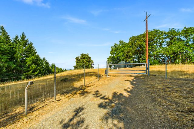 26092 Dyerville Loop Road, Garberville, CA 95542