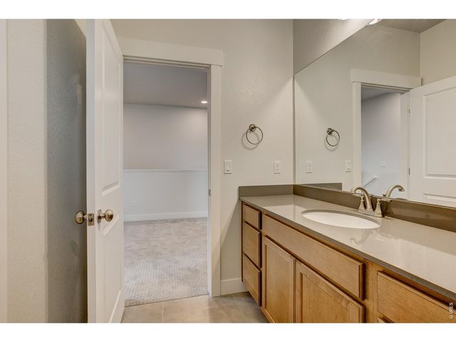 4204 Trapper Lake Dr, Loveland, CO 80538