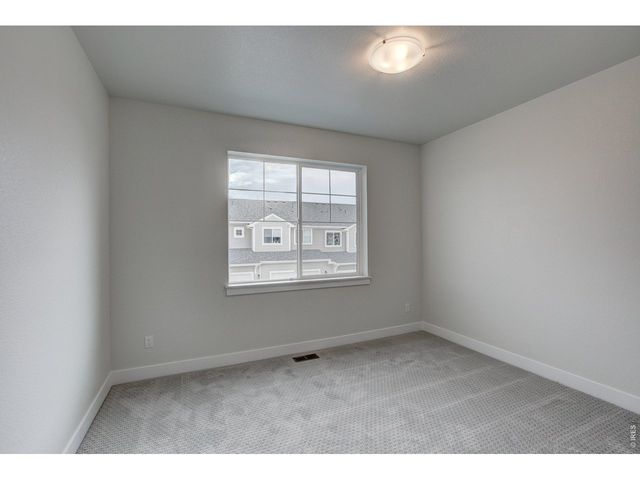 4204 Trapper Lake Dr, Loveland, CO 80538