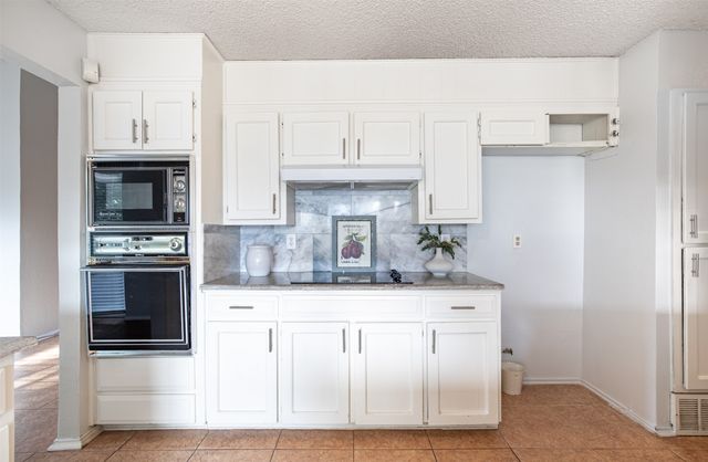 1102 St Croix Court, Arlington, TX 76012