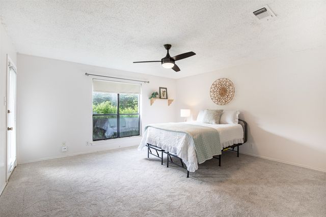 1102 St Croix Court, Arlington, TX 76012