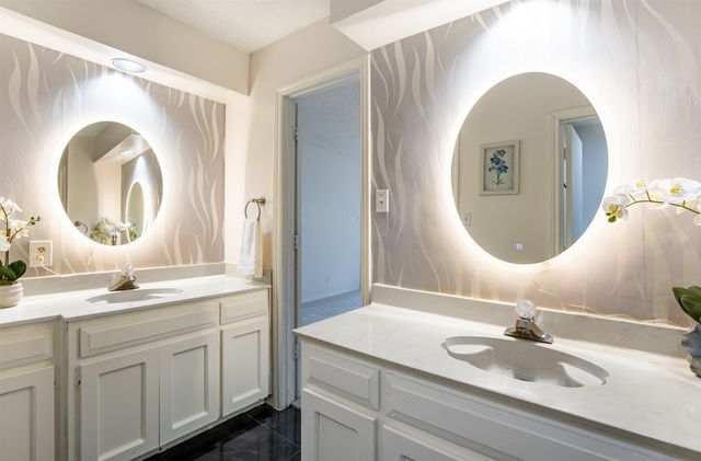 1102 St Croix Court, Arlington, TX 76012