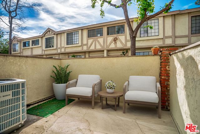 7100 Balboa Boulevard 702, Van Nuys, CA 91406