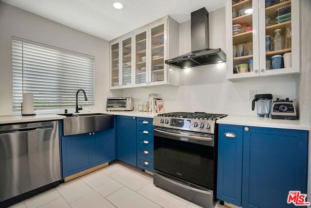7100 Balboa Boulevard 702, Van Nuys, CA 91406