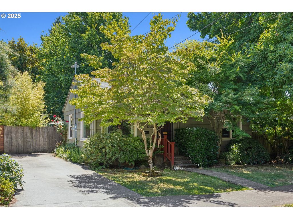 5618 Se PINE St, Portland, OR 97215