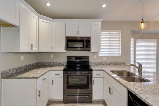 5237 W JUPITER Way N, Chandler, AZ 85226