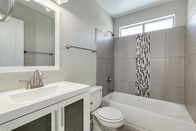5237 W JUPITER Way N, Chandler, AZ 85226