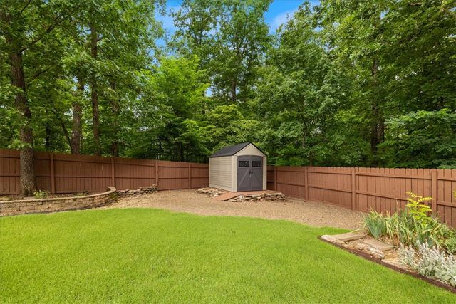 50 Kent Drive, Bella Vista, AR 72714