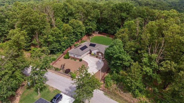 50 Kent Drive, Bella Vista, AR 72714