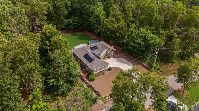 50 Kent Drive, Bella Vista, AR 72714
