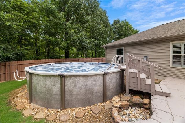 50 Kent Drive, Bella Vista, AR 72714