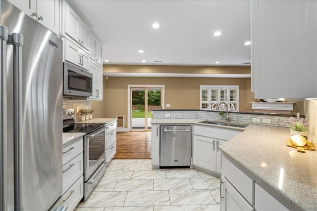 50 Kent Drive, Bella Vista, AR 72714