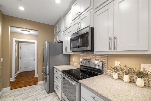 50 Kent Drive, Bella Vista, AR 72714