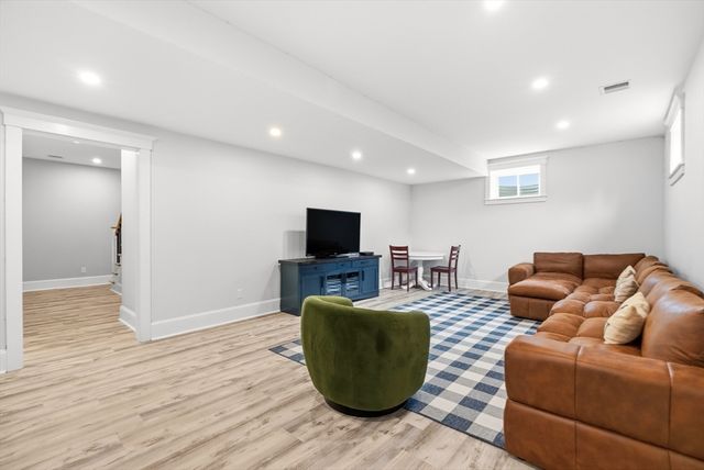4 Whitcomb Street, Natick, MA 01760
