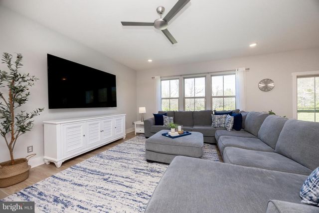 1038 ARTHUR DR, Souderton, PA 18964