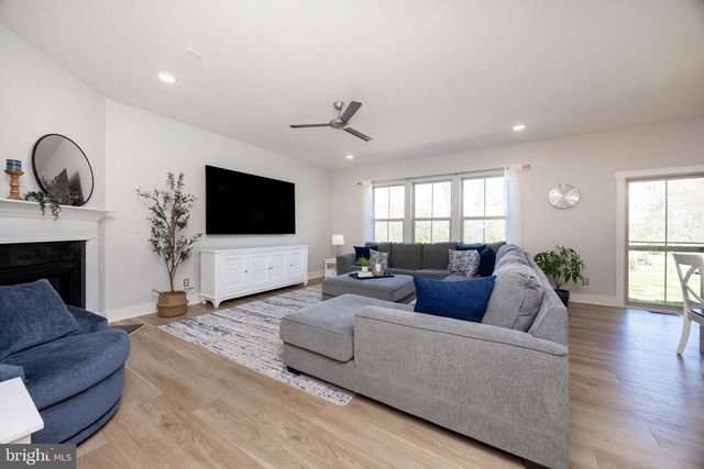 1038 ARTHUR DR, Souderton, PA 18964