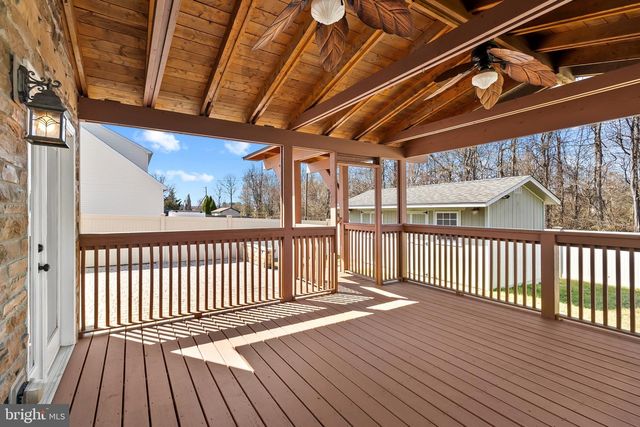 8 BASTILLE LOOP, Newark, DE 19702