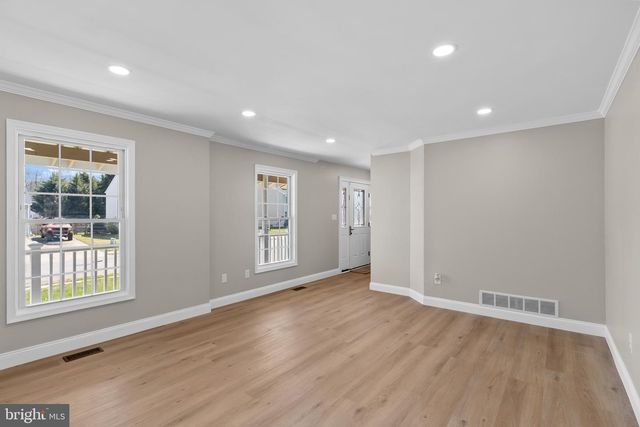 8 BASTILLE LOOP, Newark, DE 19702