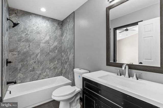 8 BASTILLE LOOP, Newark, DE 19702