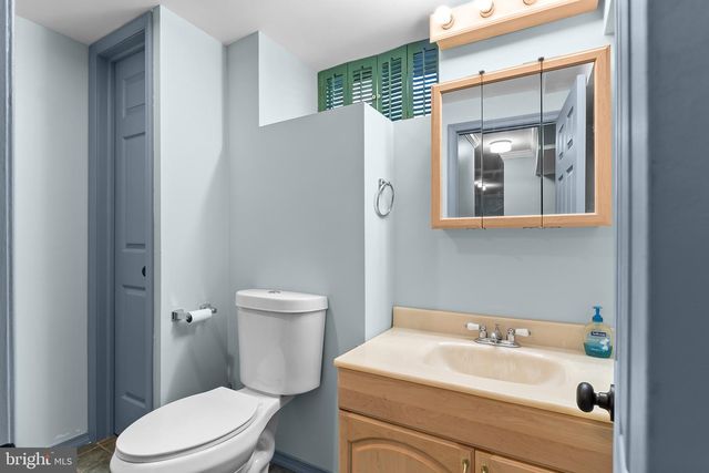 8 BASTILLE LOOP, Newark, DE 19702