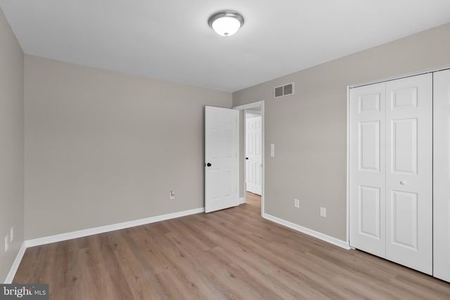 8 BASTILLE LOOP, Newark, DE 19702