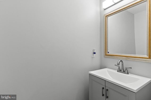 8 BASTILLE LOOP, Newark, DE 19702