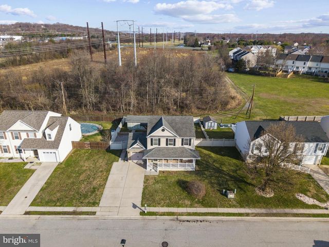 8 BASTILLE LOOP, Newark, DE 19702