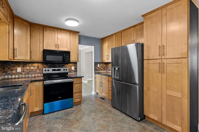 8 BASTILLE LOOP, Newark, DE 19702