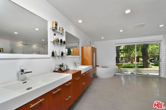 20150 Delita Drive, Woodland Hills, CA 91364