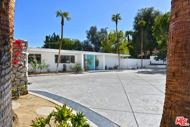 20150 Delita Drive, Woodland Hills, CA 91364