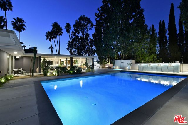 20150 Delita Drive, Woodland Hills, CA 91364