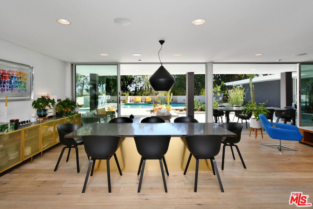 Image 12 of property listing at 20150 Delita Drive, Woodland Hills, CA 91364