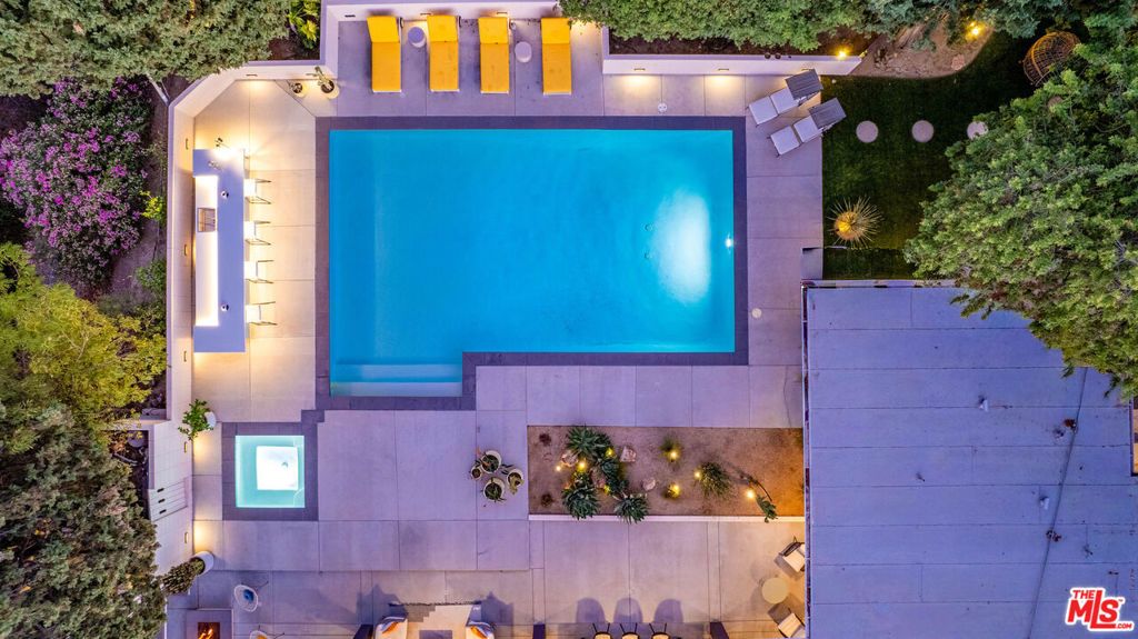 Image 29 of property listing at 20150 Delita Drive, Woodland Hills, CA 91364