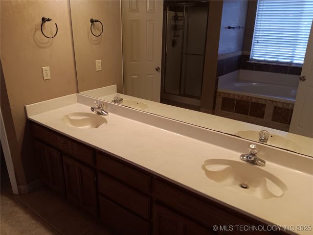 3843 W Galveston Place, Broken Arrow, OK 74012