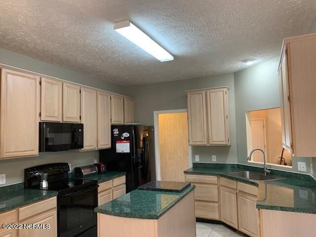 85 Sawmill Road W, Pinehurst, NC 28374