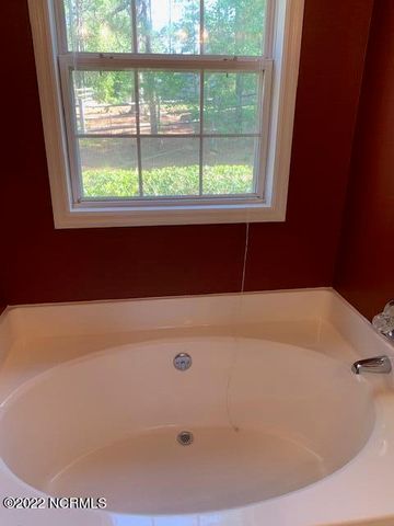 85 Sawmill Road W, Pinehurst, NC 28374