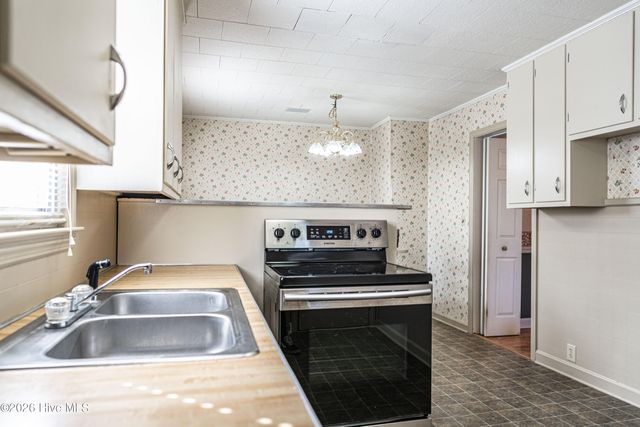 908 Jefferson Street, Hamlet, NC 28345