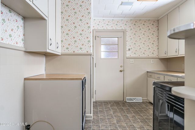 908 Jefferson Street, Hamlet, NC 28345